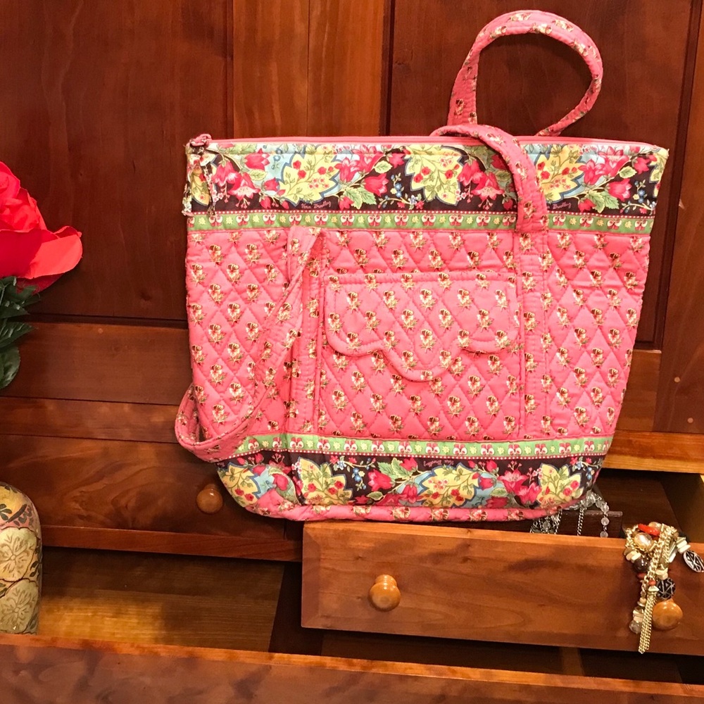 Vera Bradley bag- very slightly used, clean!
